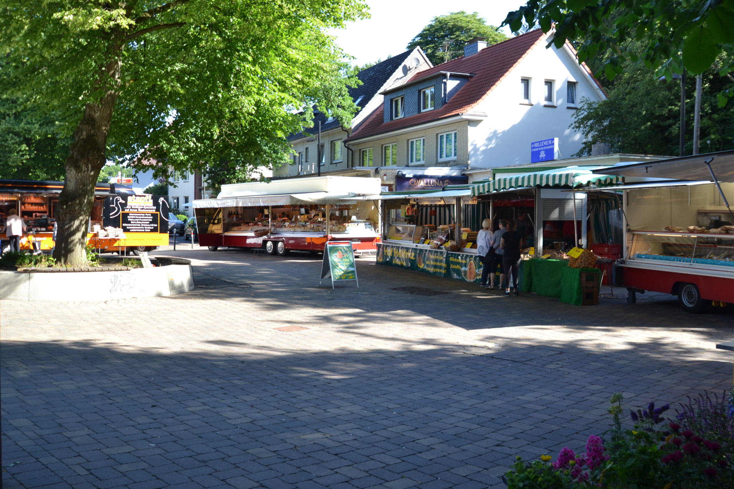 Wochenmarkt am Schmuggelstieg & Ochsenzoll Wochenmarkt am Schmuggelstieg & Ochsenzoll